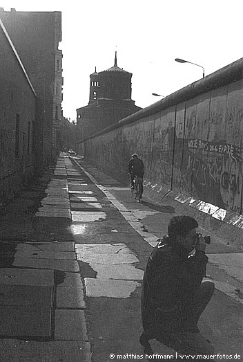 Mauerfoto: Selbstverständlichkeit Berliner Mauer aus SO 36