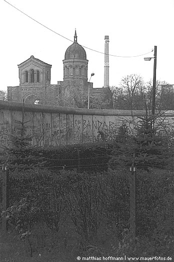 Mauerfoto: Zertrennte Gemeinde aus SO 36