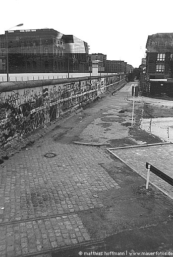 Mauerfoto: Niederkirchner Ecke Stresemannstraße aus 