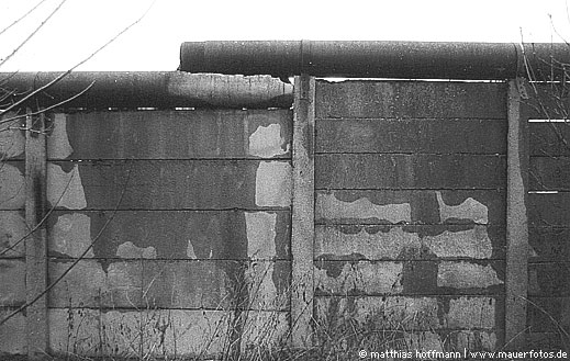 Mauerfoto: Röhre auf Röhre aus Buckow