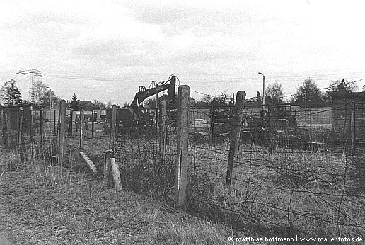 Mauerfoto: Grenzerneuerung aus Rudow