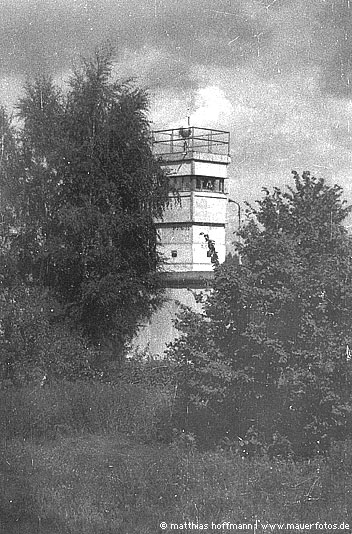 Mauerfoto:  Beobachtet! aus Neukölln