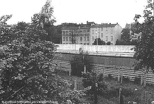 Mauerfoto: Die Mauer vor der Mauer aus Wilhelmsruh
