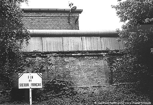 Mauerfoto: Backstein und Beton aus Wilhelmsruh