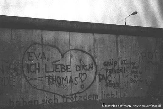 Mauerfoto: an der Mauer in Berlin aus 