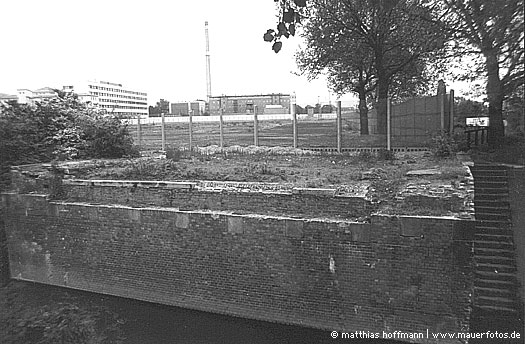 Mauerfoto: Verschwundene Verkehrswege aus 